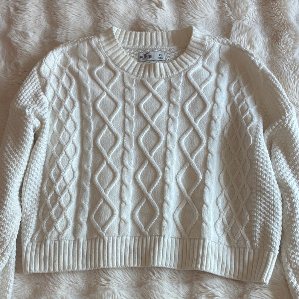 Hollister Women’s Cozy White Cable Knit Sweater